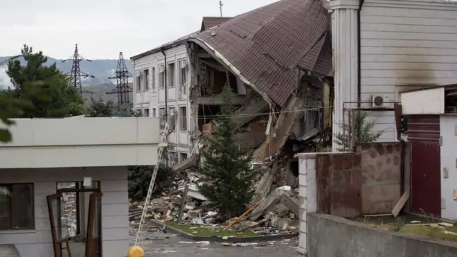 अज़रबैजान-आर्मीनिया की जंग