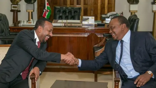 Ministira muummee Abiy Ahimad pirezidantii Keeniyaa Uhuruu Keenyaattaa waliin Naayiroobiitti yeroo marii taasisan, Caamsaa 08, 2018