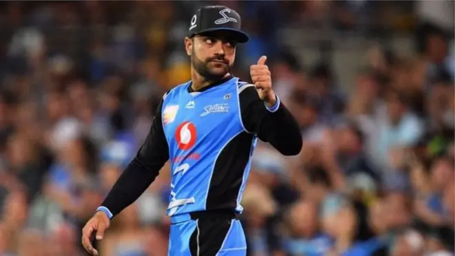 ۲۱ کلن راشد خان ګڼ ريکارډونه په خپل نامه کړي دي.