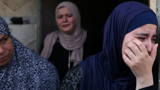 أقارب ضحايا