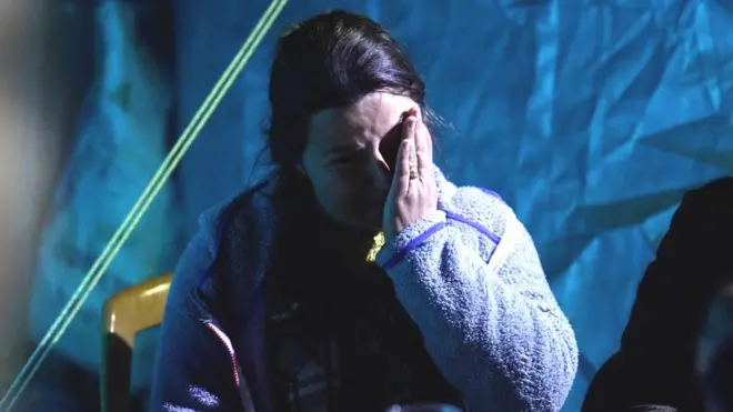 Songul dit que sa famille vit désormais dans la peur, les répliques sismiques les empêchant souvent de dormir.