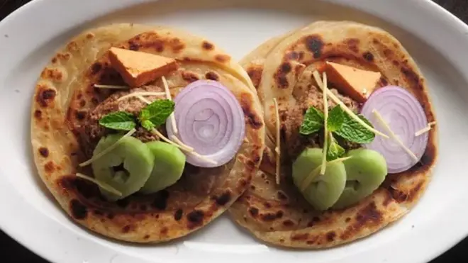 लेकिन परांठे पर 18 फ़ीसदी जीएसटी लगेगी