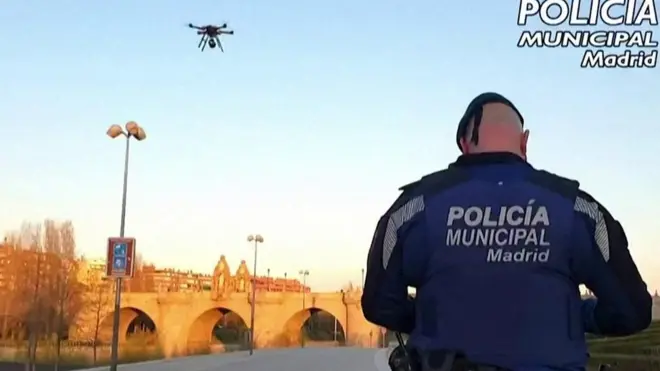 شرطي في مدريد