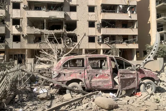 इसराइली हमले का निशाना बनी लेबनान की इमारत