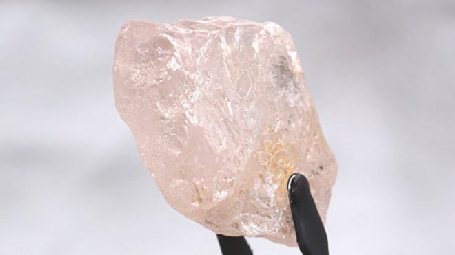 6 mitos sobre el Kohinoor, uno de los diamantes más polémicos del mundo -  BBC News Mundo