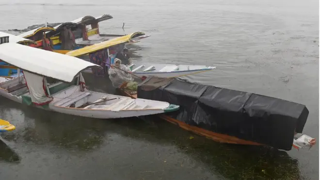 گزشتہ کئی روز سے تیز بارشوں کی وجہ سے کشمیر کو پھر ایک بار سیلاب کا خطرہ درپیش ہے