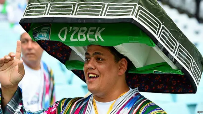 Jinsiy aloqada bolgan mushakli gey-futbolchilarni tomosha qiling Jinsiy aloqada bolgan mushakli gey-futbolchilarni tomosha qiling