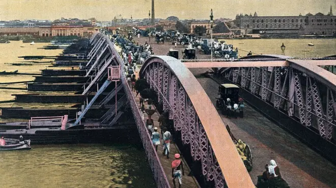دریائے ہگلی پر بنا معروف پل اب مختلف نظر آتا ہے