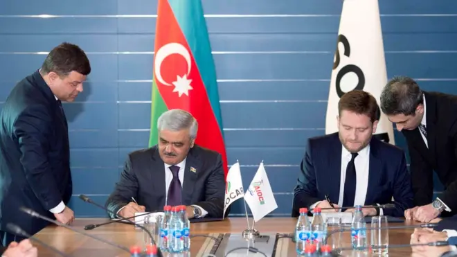 Niyyət məktubunu SOCAR-ın prezidenti Rövnəq Abdullayev və ABƏŞ adından BP rəsmisi Gordon Birrell imzalanıb.
