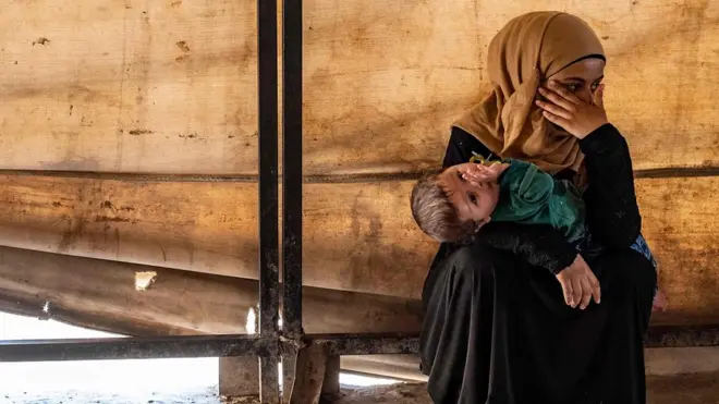 В лагере Айн-Исса осталось много сирот, за которыми ухаживают женщины-волонтеры, фото от 26 сентября 2019 г.