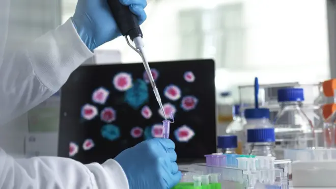 임상시험에서 90% 이상의 예방 효과가 나타났다고 알려진 화이자・바이오엔테크의 백신과 모더나의 백신은 이미 상당 물량 공급계약이 체결된 상태다(자료 사진)