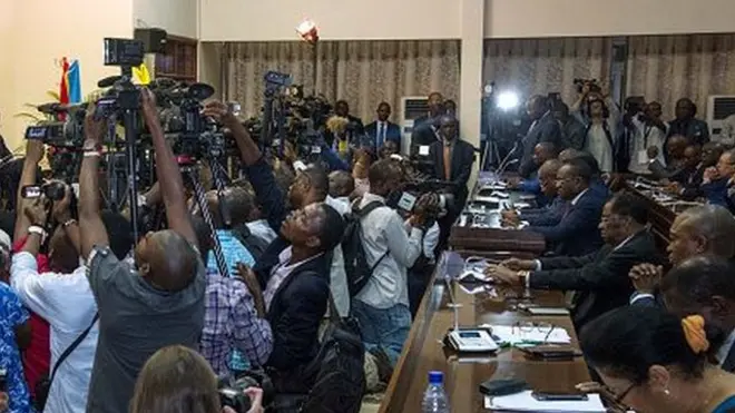 Selon les deux ONG, ces interpellations visent simplement à empêcher les journalistes de faire leur travail et témoigner de ces événements historiques pour le pays.