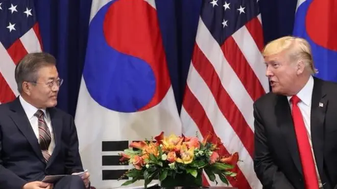 문재인 대통령과 도널드 트럼프 미국 대통령이 24일 오후(현지시간) 미국 뉴욕 롯데뉴욕팰리스호텔 허버드룸에서 열린 한미정상회담에서 발언을 하고 있다