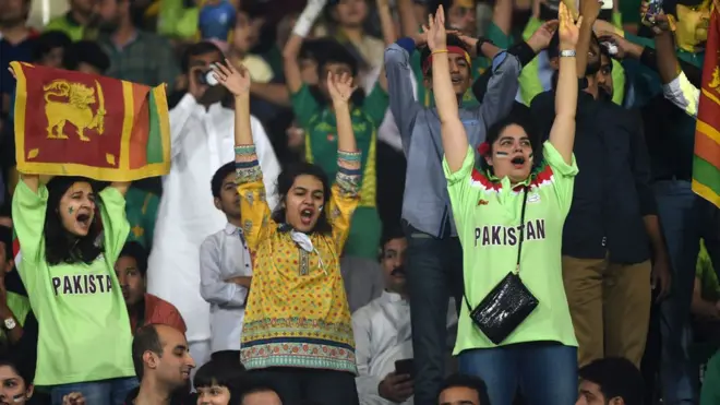 Pakistan fans