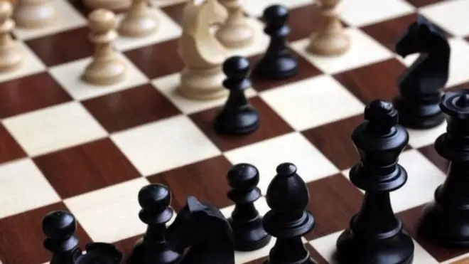 ایران پیش از این میزبانی مسابقات جایزه بزرگ شطرنج زنان جهان را برعهده داشت که برخی از شرکت کنندگان به داشتن حجاب اجباری اعتراض کرده بودند.