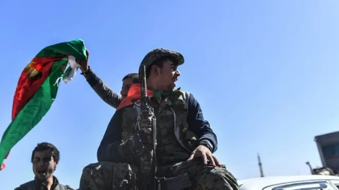 عناصر من قوات سوريا الديموقراطية (أرشيف)