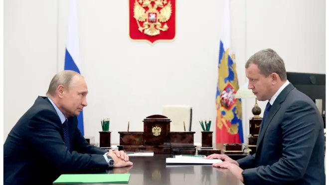 Владимир Путин и временно исполняющий обязанности губернатора Астраханской области Сергей Морозов