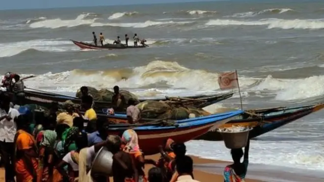 انڈیا کی نیشنل ڈیزاسٹر منیجمنٹ اتھارٹی نے مشرقی ساحل پر رہنے والوں خصوصاً مچھپروں کو سمندر میں جانے سے منع کیا ہے