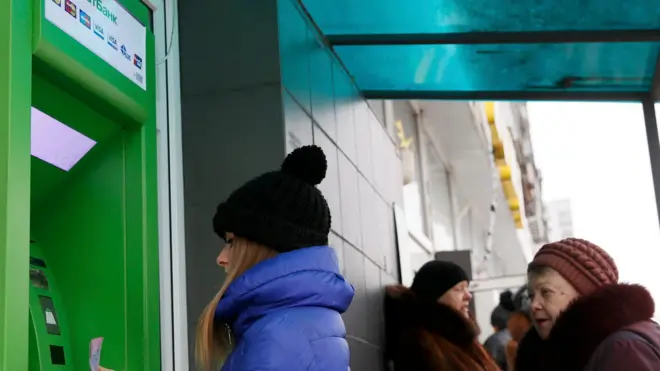 Національний банк України у вівторок повідомив, що вже надав Приватбанку кредит рефінансування на 15 млрд грн