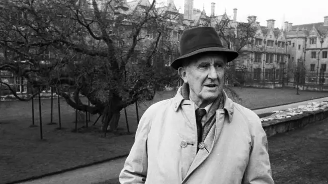 Толкин је целог живота радио на универзуму који је створио.