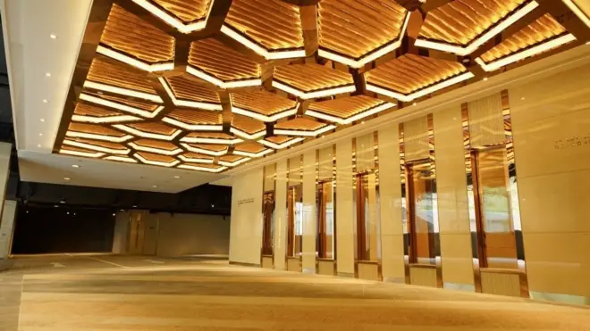 سعر المرأب الباهض يتيح للمشتري مدخلا فخما على الاقل