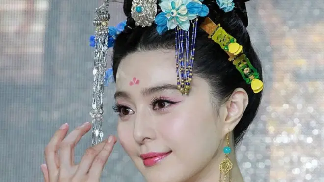 Mwigizaji Shabiki Bingbing alicheza Wu Zetian katika safu ya Televisheni ya Kichina "The Empress of China," moja ya uzalishaji ghali zaidi katika historia ya China, ambayo ilitolewa mnamo 2014.