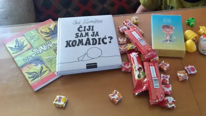 Više od 100 dece trenutno dobija pakete