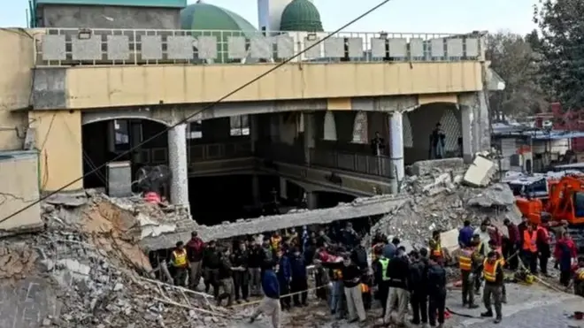 30 जनवरी को हमले के बाद पेशावर की मस्जिद