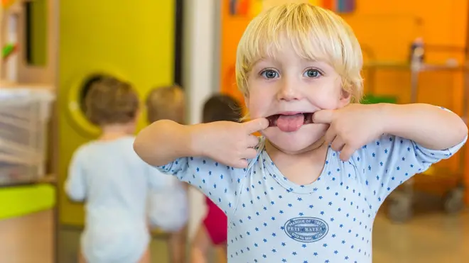 Originalmente, el kindergarten era un jardín de niños en el que florecían gracias a juegos diseñados para que entendieran los principios sencillos en los que está basado el universo.