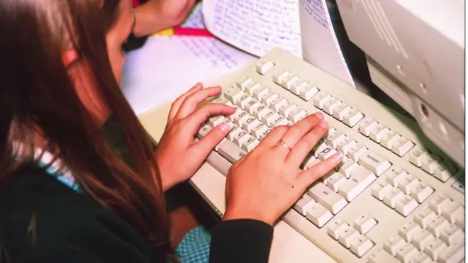 ИБМ је 1981. године први почео да саставља компјутере од компонената различитих произвођача