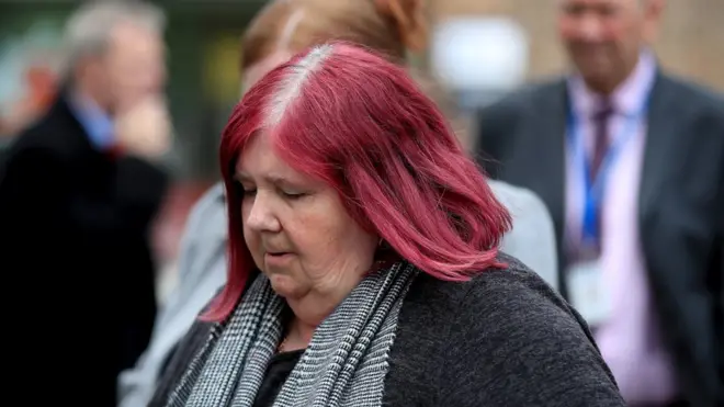 قالت ميشيل هاداوي إن مارتن بشير لم يعيد ملابس ابنتها المقتولة