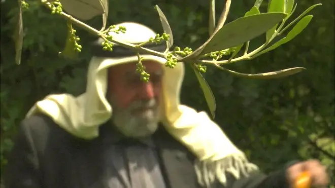 "لن أسمح للجرافات الإسرائيلية بدخول أرضي ما دمت حيا"