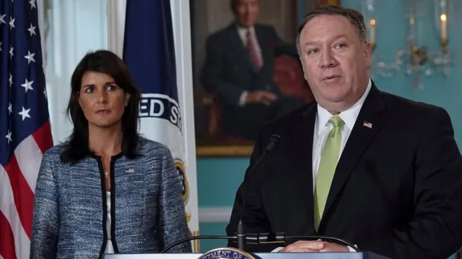 La embajadora de Estados Unidos ante Naciones Unidas, Nikki Haley, y el secretario de Estado, Mike Pompeo, anunciaron este lunes la salida de su país del Consejo de Derechos Humanos de la ONU.