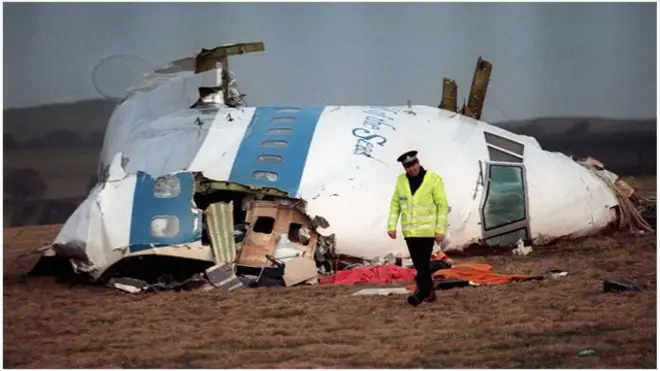 حطام الطائرة