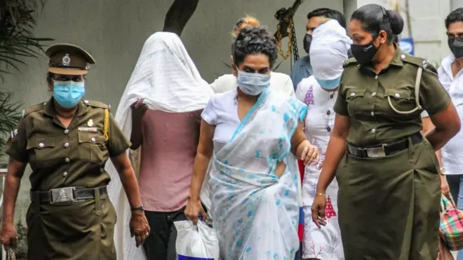 විමල් වීරවංශගේ බිරිඳවන ශෂී වීරවංශ