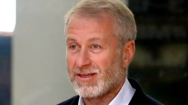 俄罗斯大亨罗曼·阿布拉莫维奇（Roman Abramovich）从2003年至今是英国足球俱乐部切尔西的东主