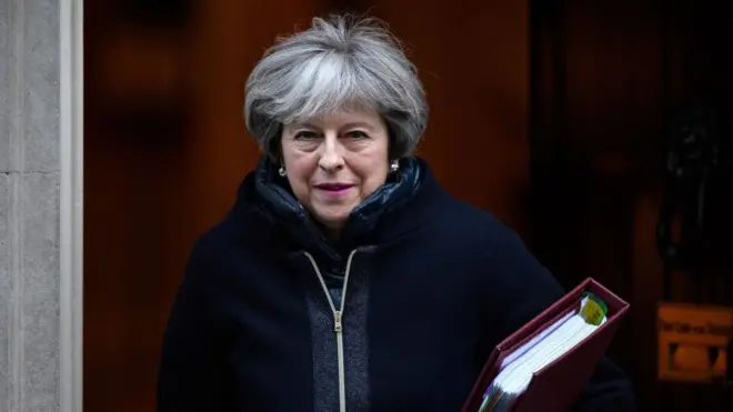 特里莎·梅年轻时有个梦想，希望成为英国首位女首相，但这个“史上第一”被撒切尔夫人夺走了。