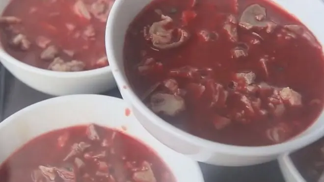 Блюдо из сырой свиной крови