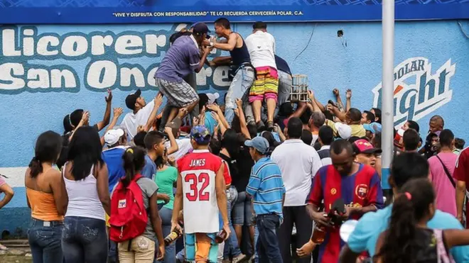 La policía no pudo evitar los saqueos en Ciudad Bolívar.