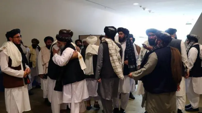 طالبان وايي، د سولې خبرو لپاره یې مذاکراتي ټیم قطر ته رسېدلی دی