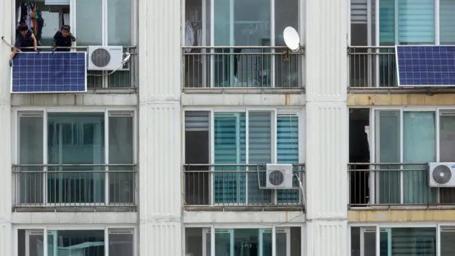 Kalangan muda di Korea Selatan makin susah memiliki atau menyewa properti di kota-kota besar seperti di Seoul.