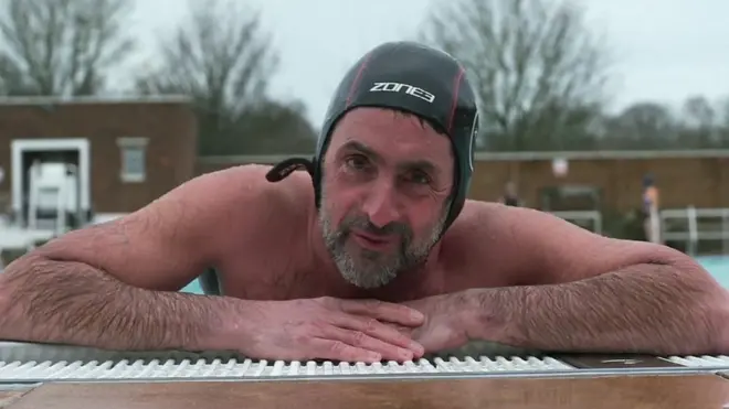 پژوهشی درباره امکان بهبود زوال عقل با شنا در آب سرد