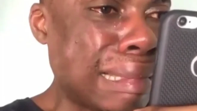 Person wey dey keep face funny