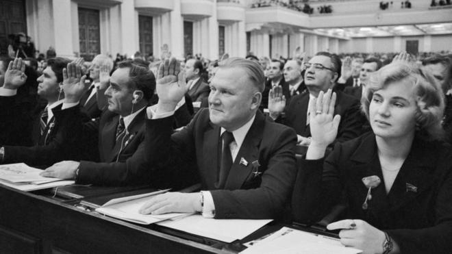 Чрезвычайная сессия Верховного Совета СССР 7 октября 1977 года