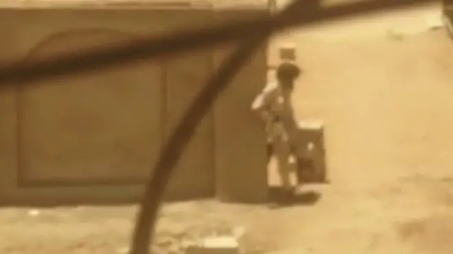 جندي بلباس قوات الدعم السريع