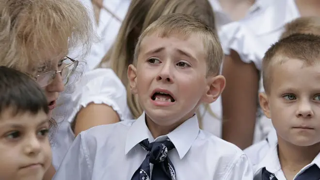 Дитина плаче