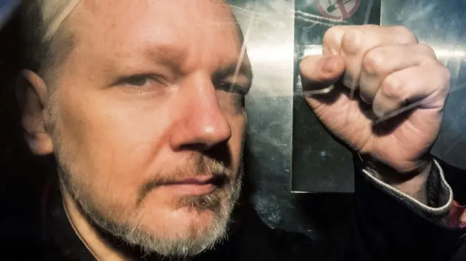 Адвокаты Ассанжа безуспешно пытаются добиться его освобождения под залог из лондонской тюрьмы Белмарш