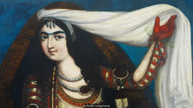 Berbeda dengan sejarah kelam periode itu, seni rupa ari balairung Qajar sungguh gemilang dan orisinal: Jeune femme au chador.