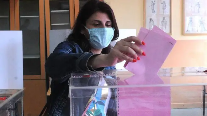 Nešto više od 6.5 miliona birača ima priliku da glasa za 250 poslanika Narodne skupštine čiji mandat traje četiri godine