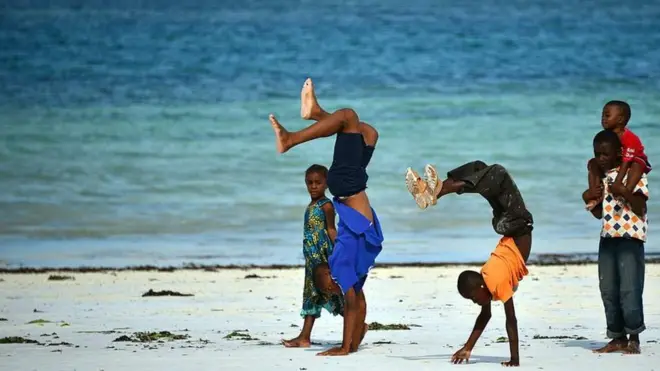 Caruurta Tanzania ayaa ka jimicsi badan kuwa iyaga facooda ah
